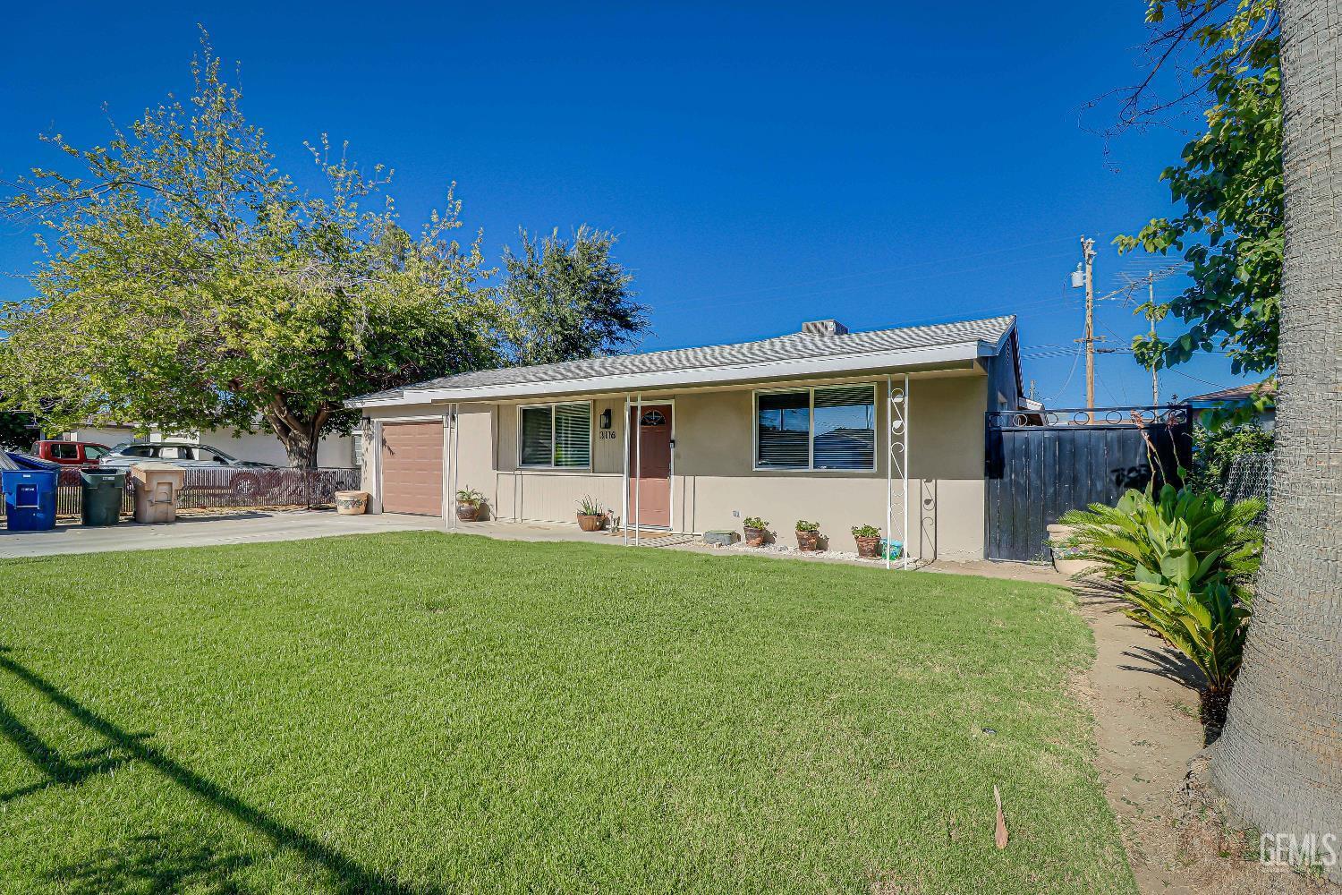 3116 S P Street  Bakersfield CA 93304 photo
