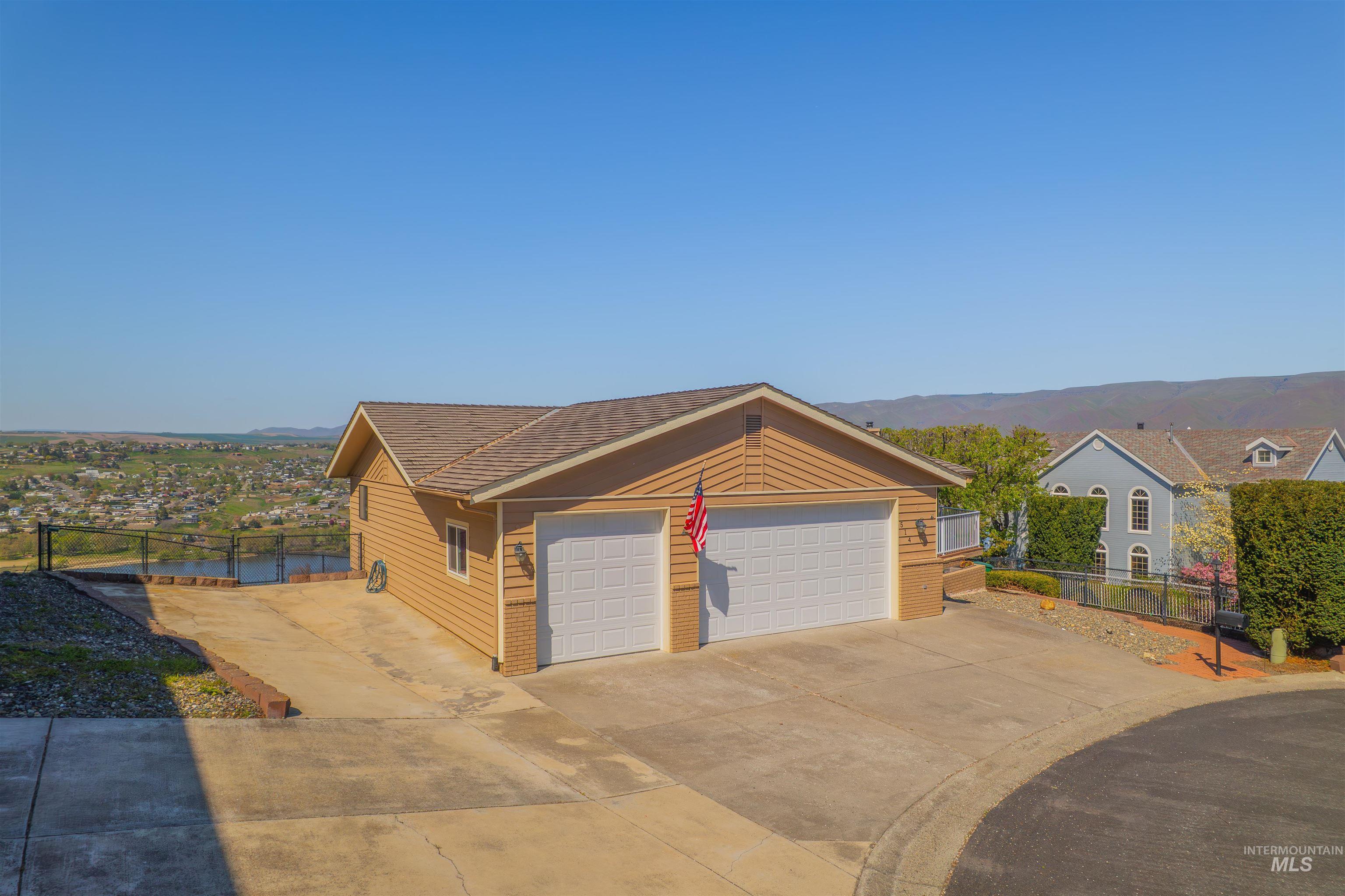Property Photo:  514 Crestline Circle Ct  ID 83501 