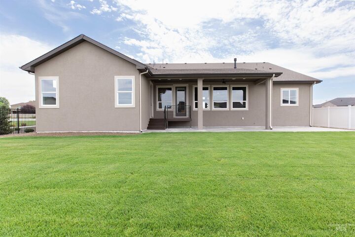 132 E Heliotrope Drive  Meridian ID 83642 photo