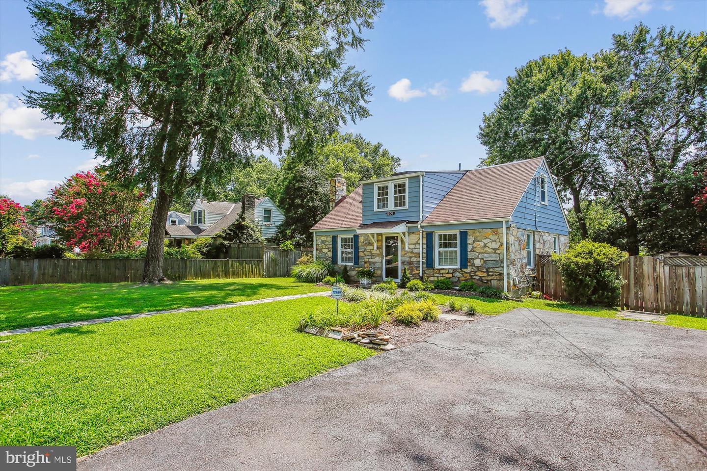 Property Photo: 2605 Popkins Lane VA 22306