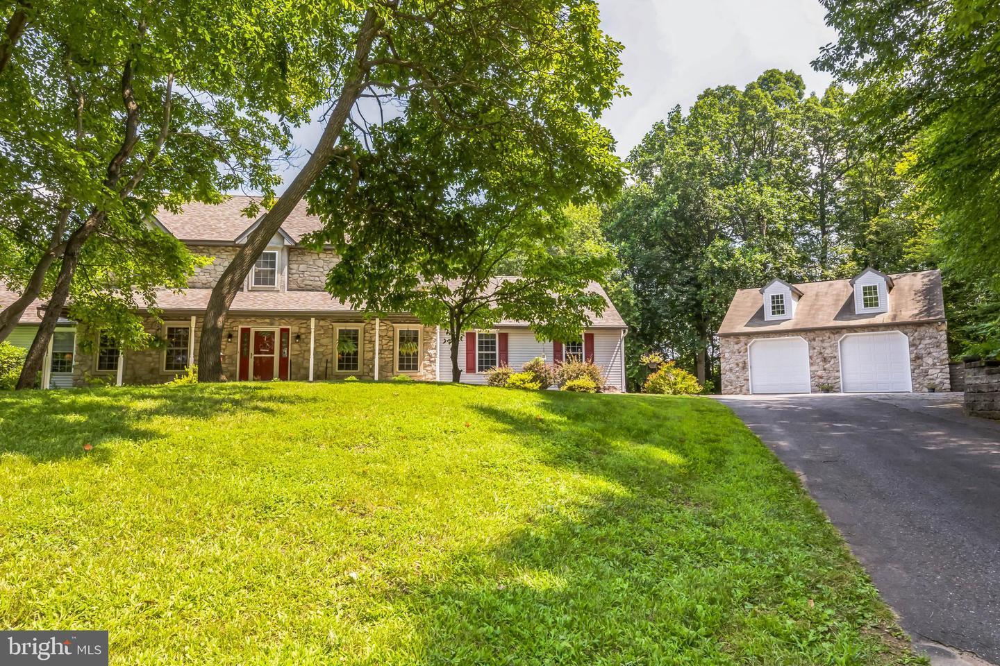 Property Photo: 89 Freigh Lane PA 19465