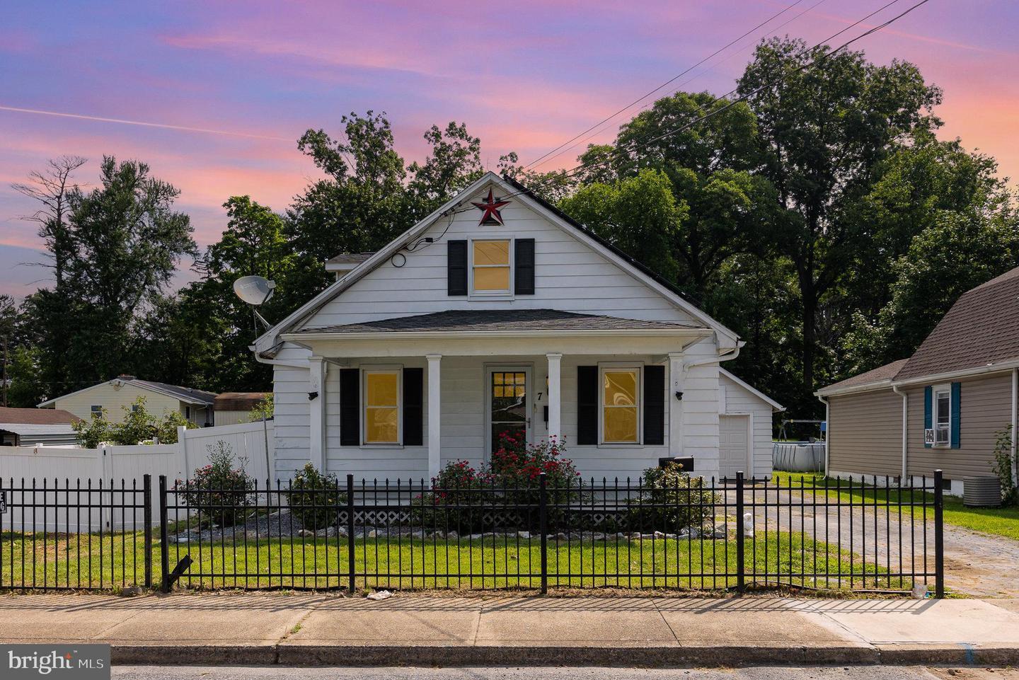 7 S George Street  Mechanicsburg PA 17055 photo