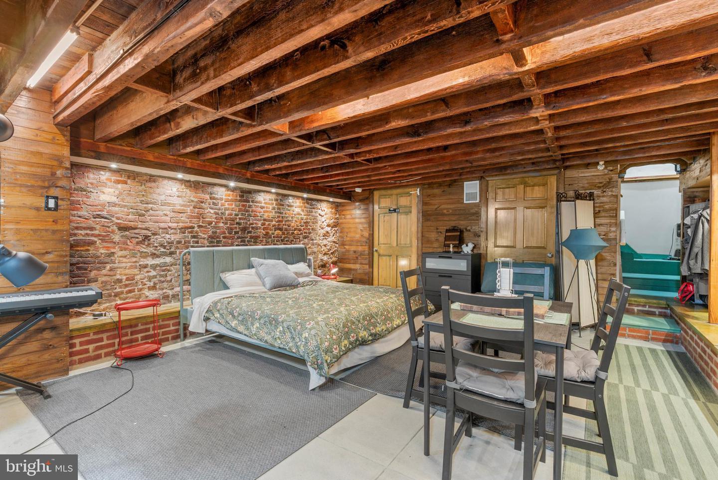 Property Photo: 105 S 2nd Street PA 19106