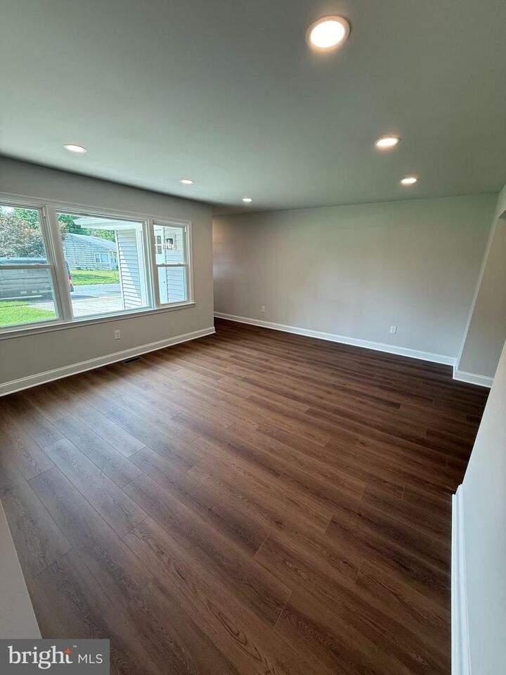 Property Photo:  521 Pasadena Drive  NJ 08049 