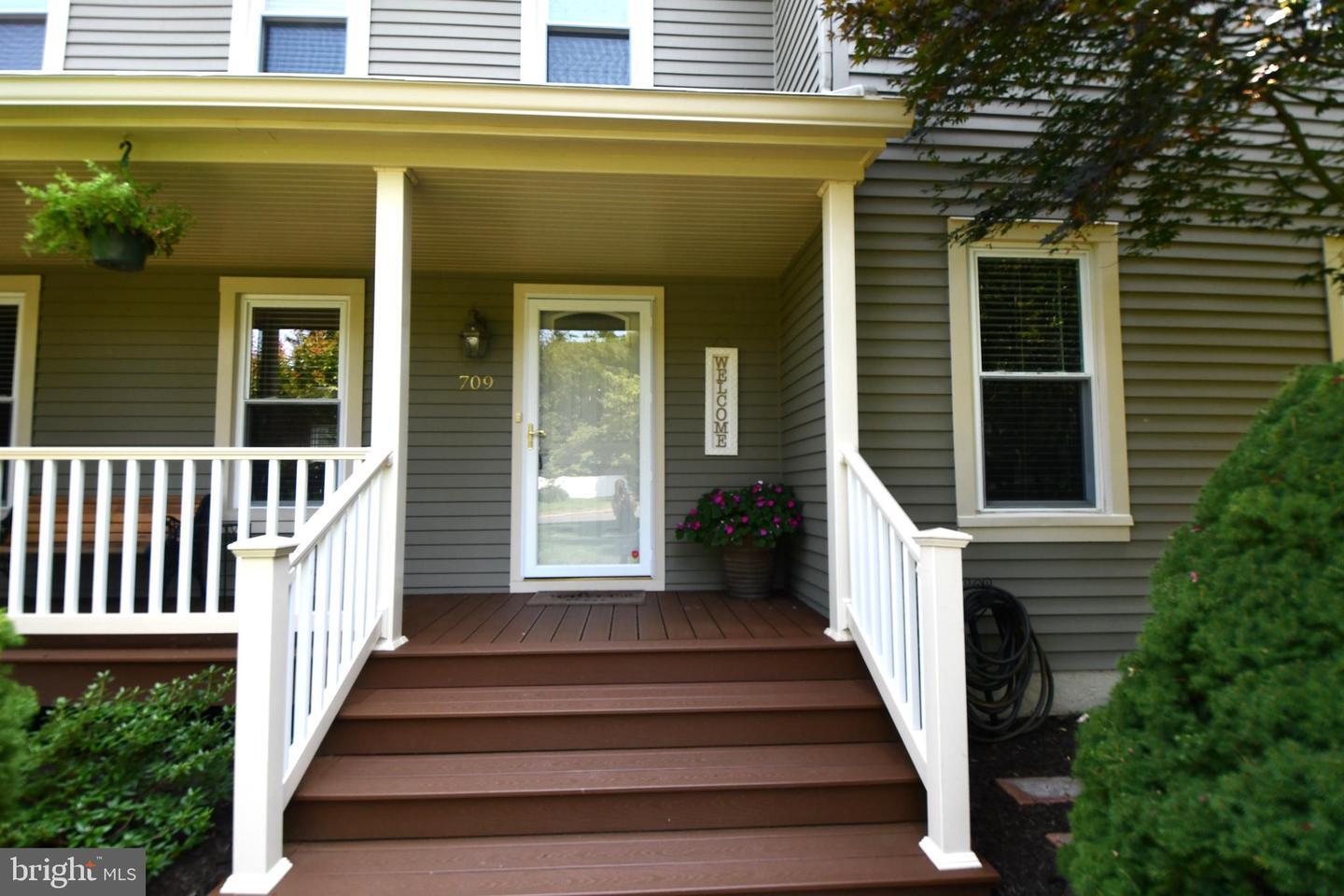 Property Photo: 709 Wynnewood Drive PA 19067