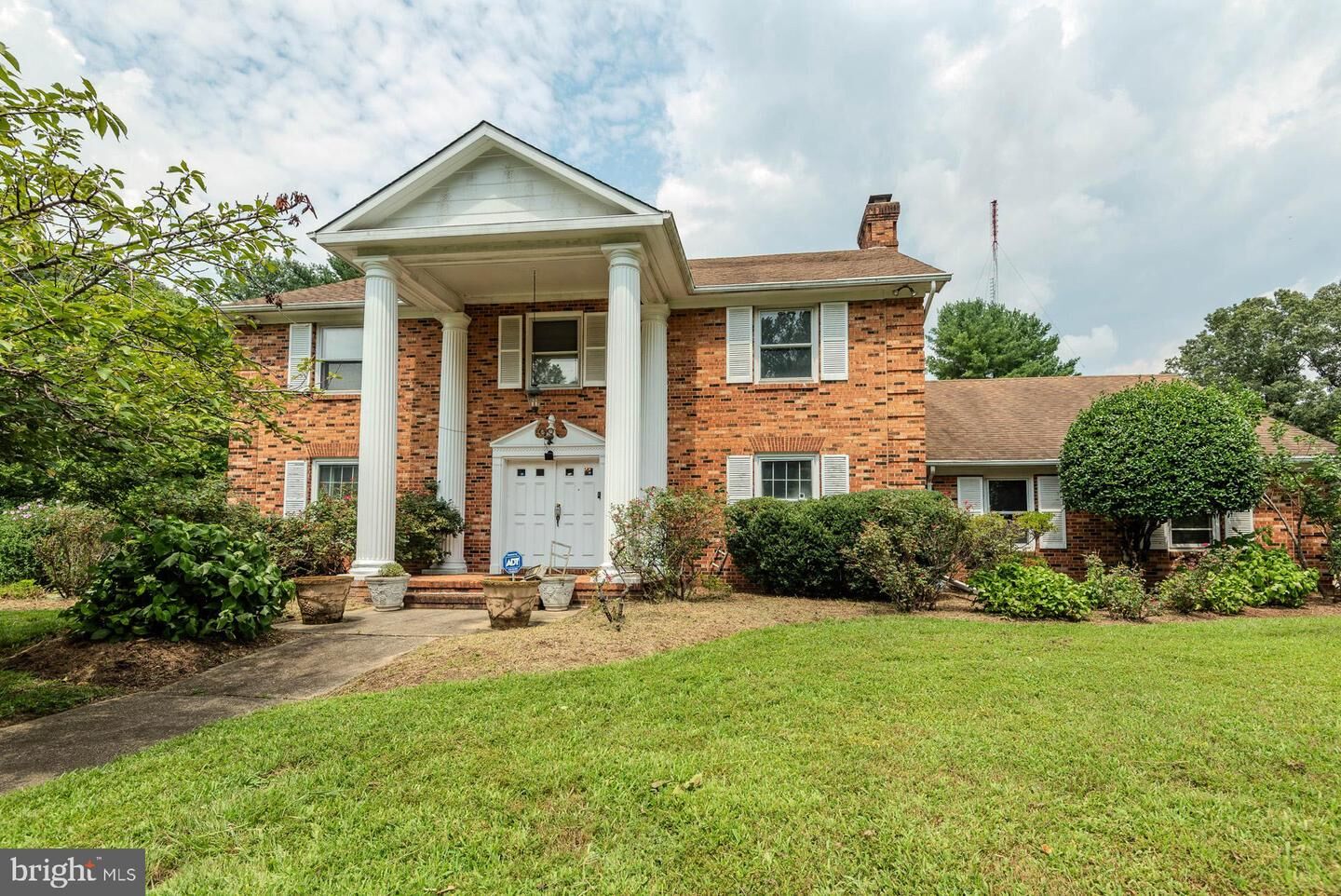 Property Photo: 2048 Hermitage Hills Drive MD 21054