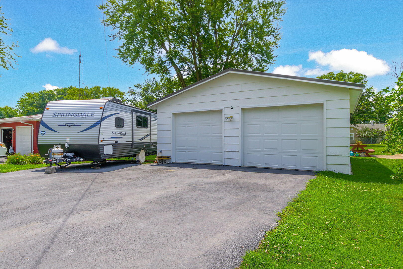 Property Photo:  412 W Stone St  MO 65284 
