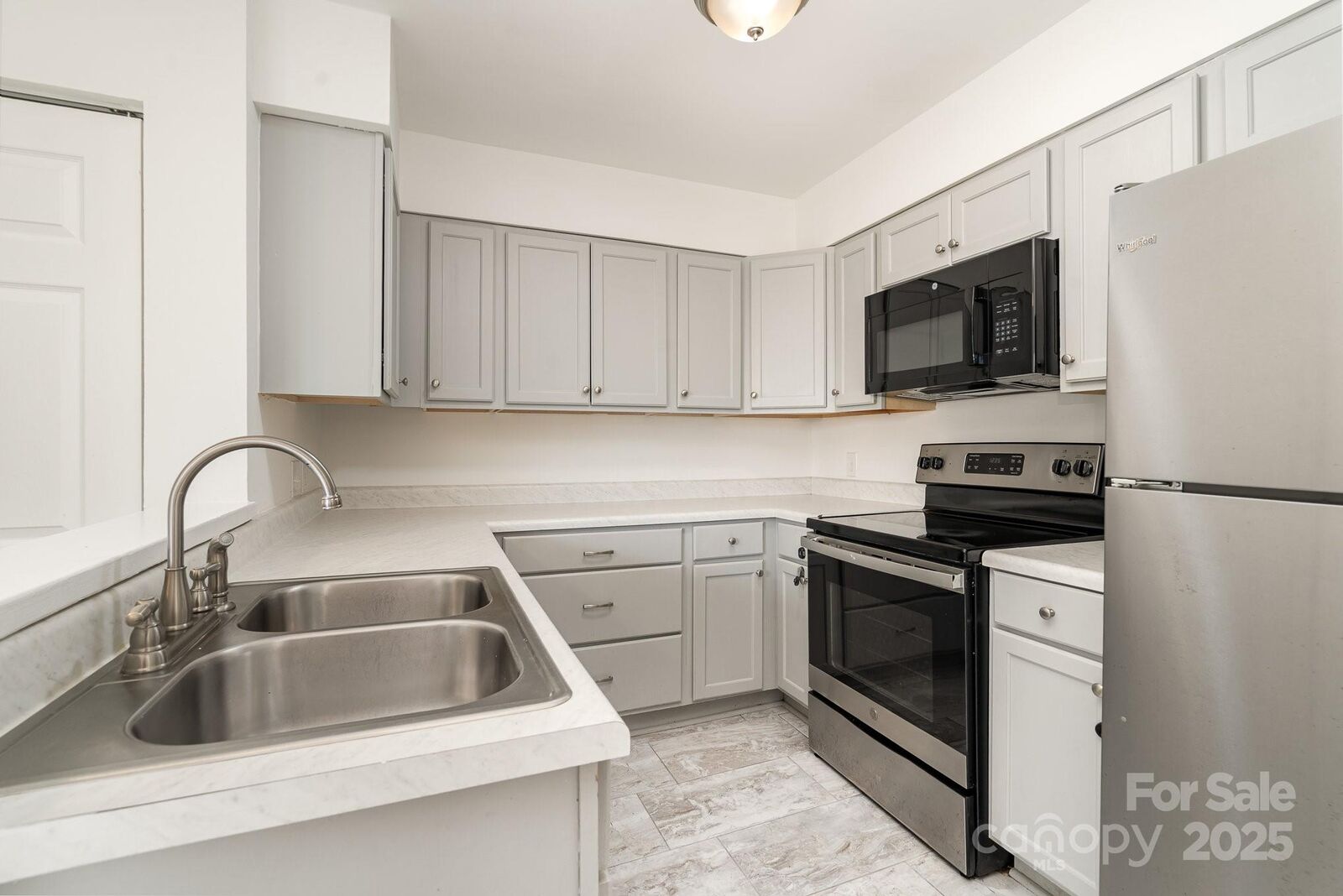 Property Photo:  4900 Spring Lake Drive D  NC 28212 