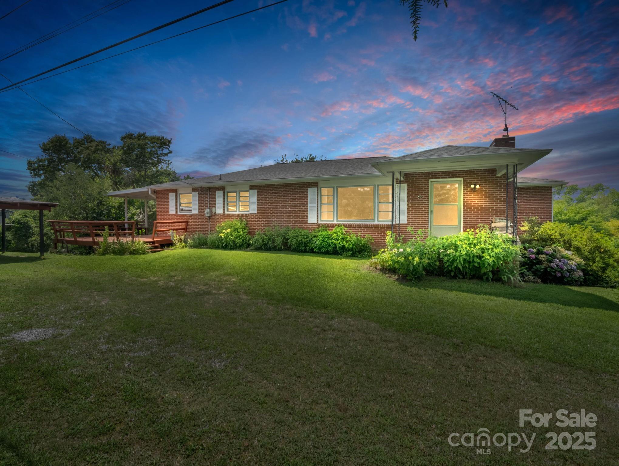 Property Photo: 40 Country View Lane NC 28792