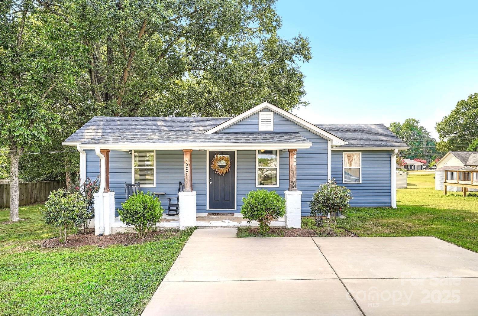 Property Photo: 1607 Chapman Avenue NC 28081