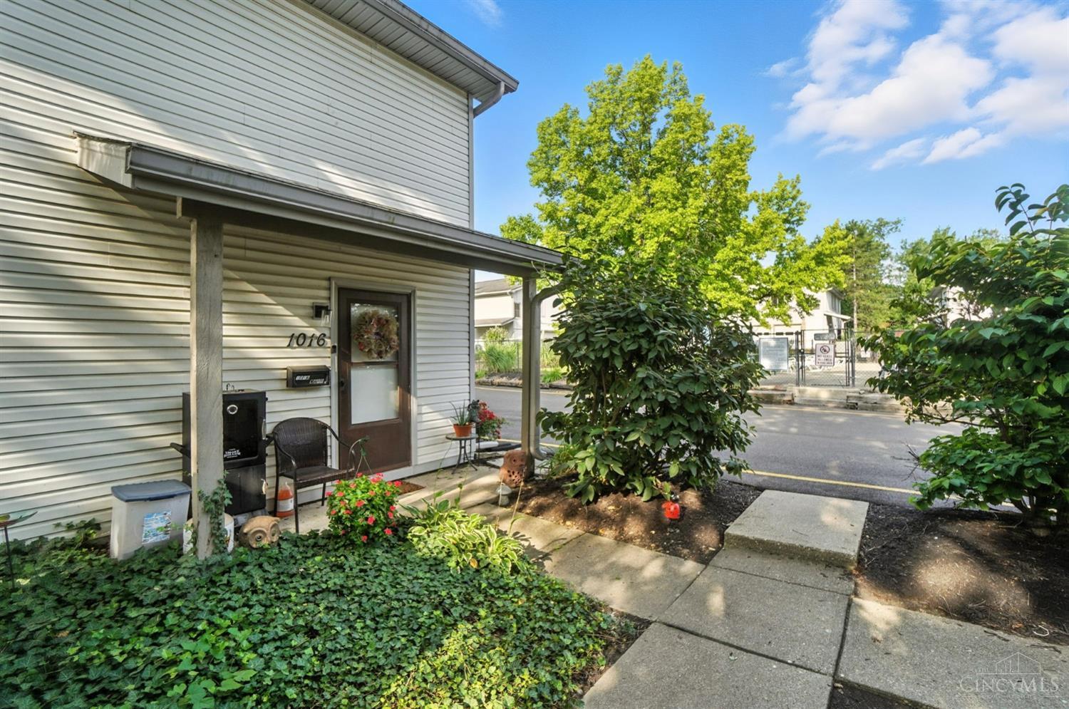 Property Photo: 1016 E Crescentville Road OH 45246
