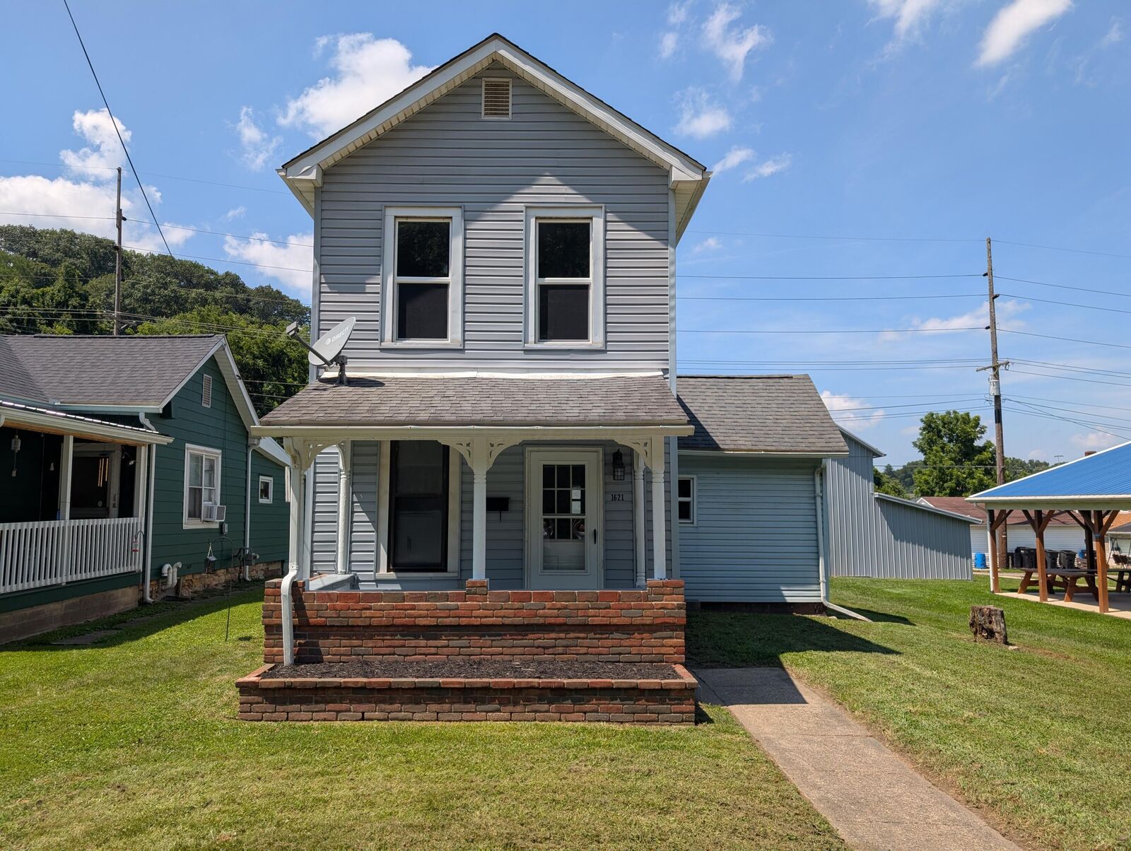 Property Photo: 1621 State Street OH 43701
