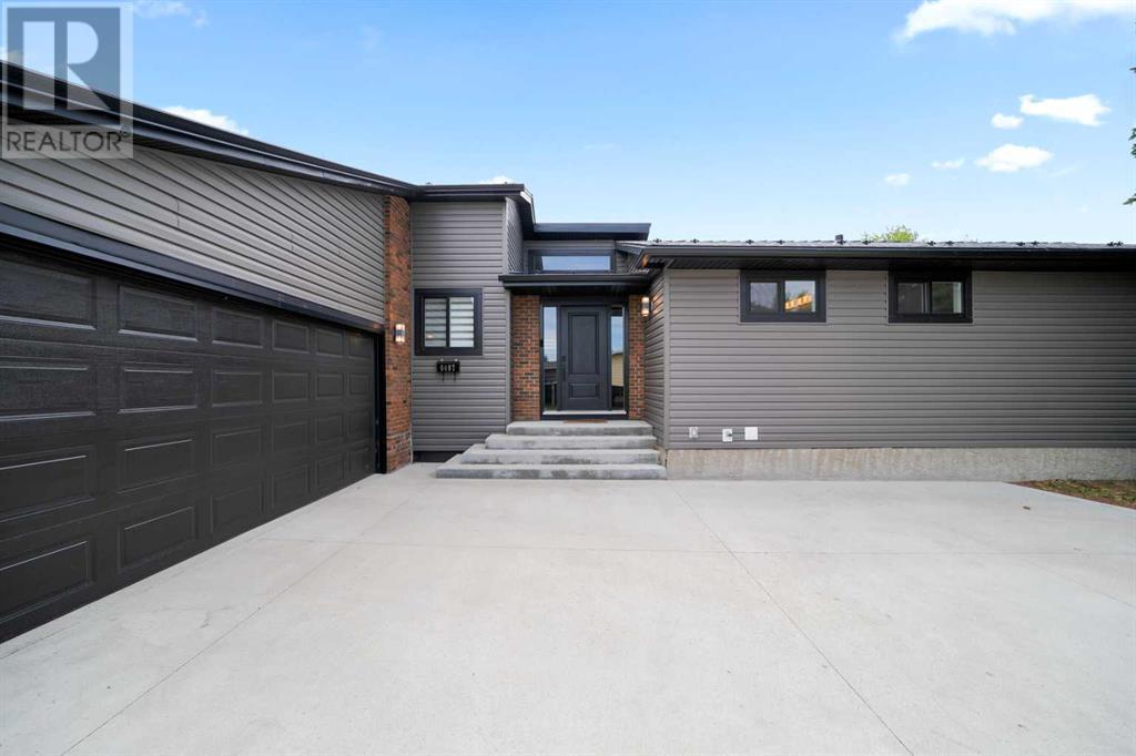 Property Photo: 6407 43 Avenue AB T4V 3M9