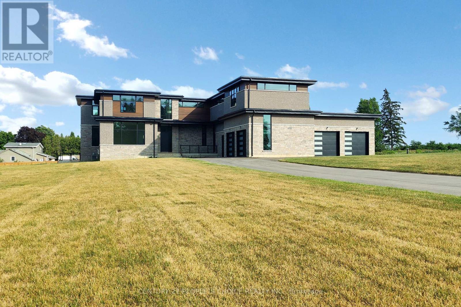 Property Photo: 14 Sugarbush Court ON L7G 4S7