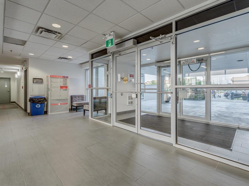 Property Photo:  80 Barnes Street  MB R3T 3N7 