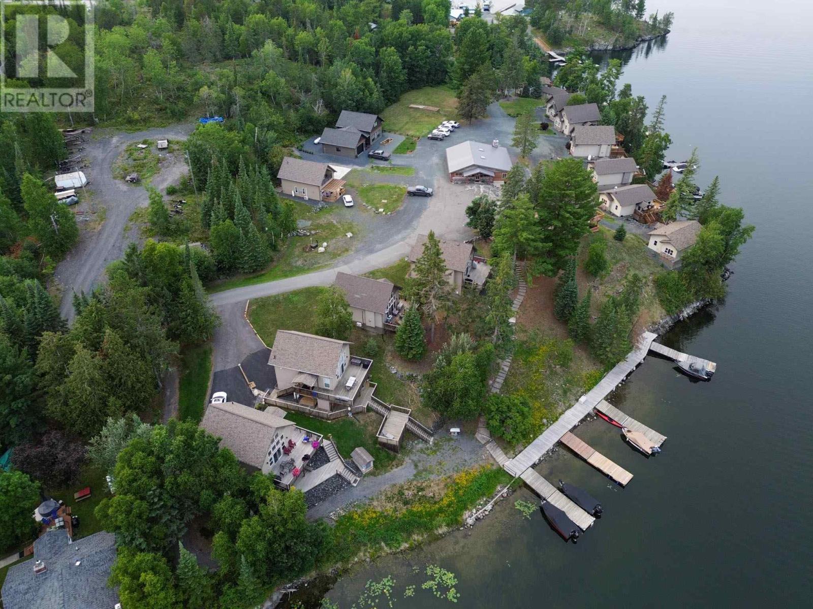 Photo de la propriété:  16 Au Lac Retreats Crescent, Lake Of The Woods  ON P0X 1N0 