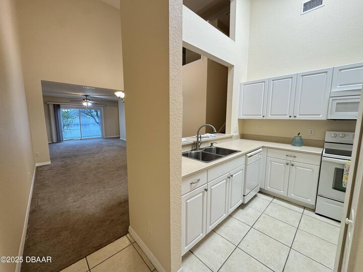 Property Photo:  1003 Alabama Avenue  FL 32117 