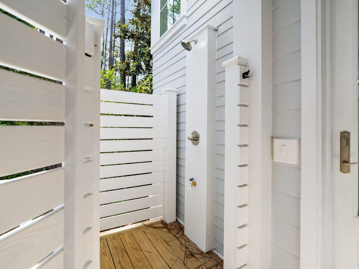 Property Photo: 69 N Silver Maple Drive FL 32461