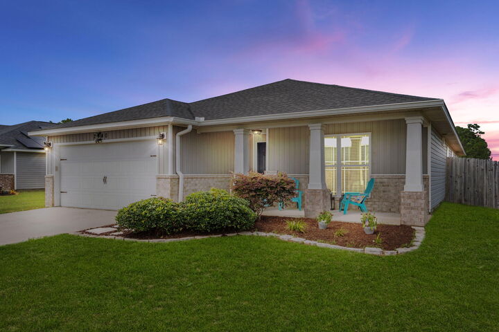 Property Photo:  2440 Spur Lane  FL 32563 