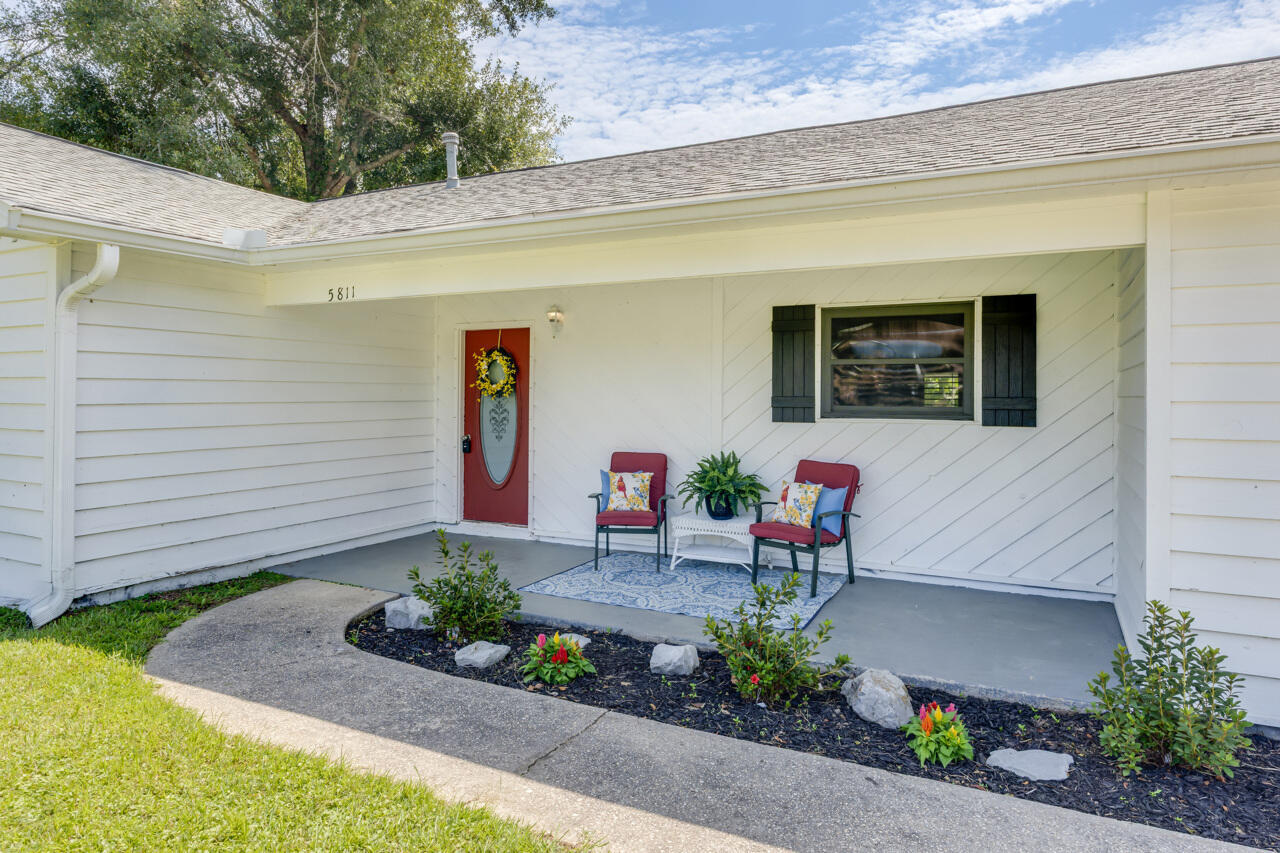 Property Photo: 5811 Monroe Street FL 32531