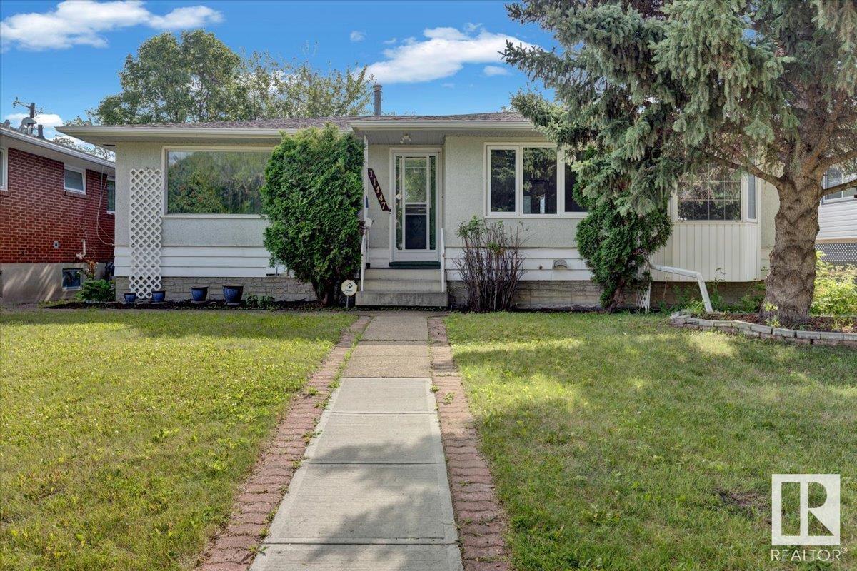 Photo de la propriété: 11447 127 Street NW AB T5M 0V2