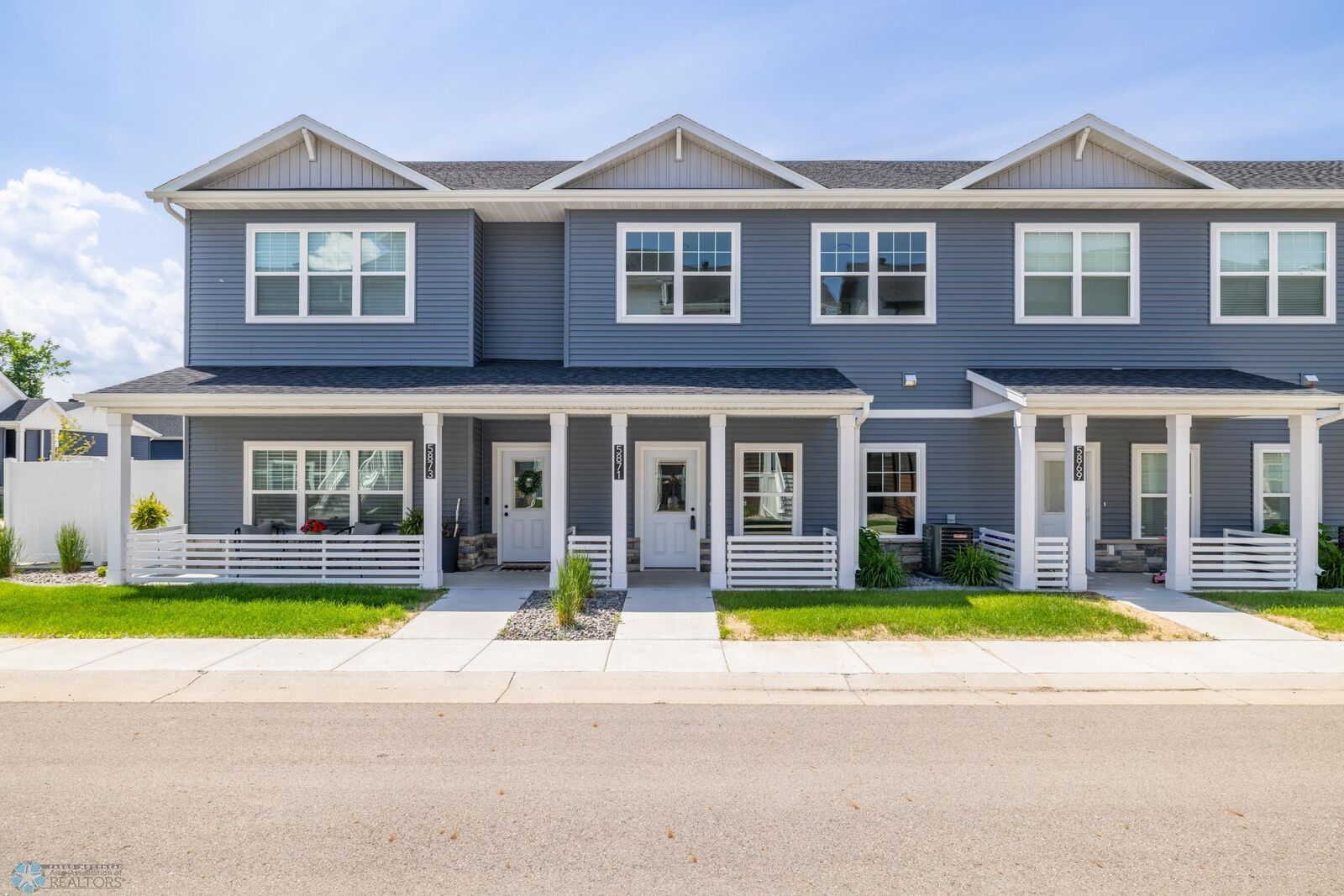 Property Photo:  5877 41 Street S  ND 58104 