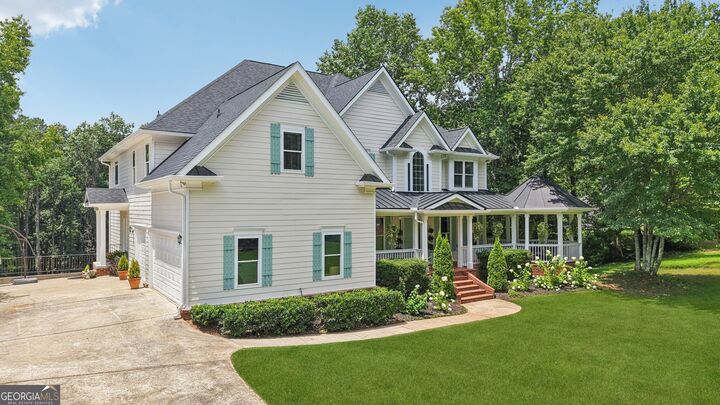 Property Photo:  43 J R Road NE  GA 30121 