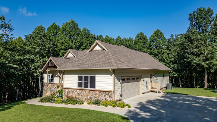 Property Photo:  136 Turkey Trl  TN 37327 
