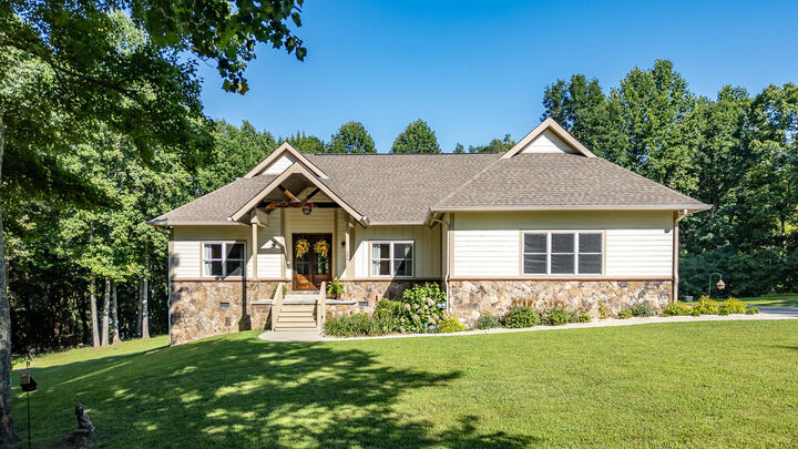 Property Photo:  136 Turkey Trl  TN 37327 