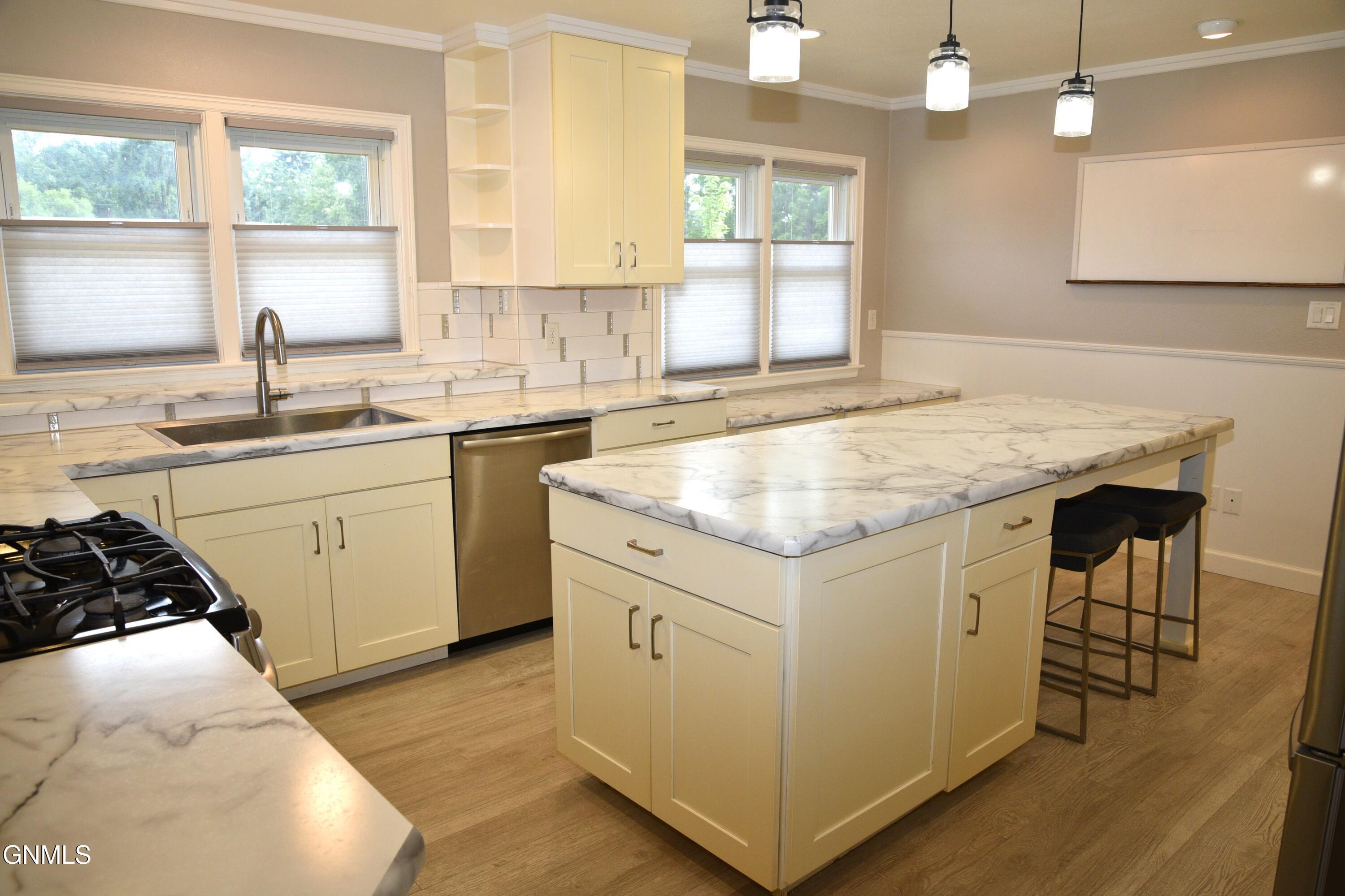 Property Photo:  225 Tower Avenue  ND 58501 
