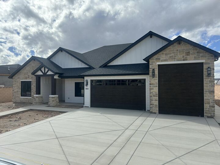 Property Photo: 1810 S Hidden Canyon Rd UT 84720