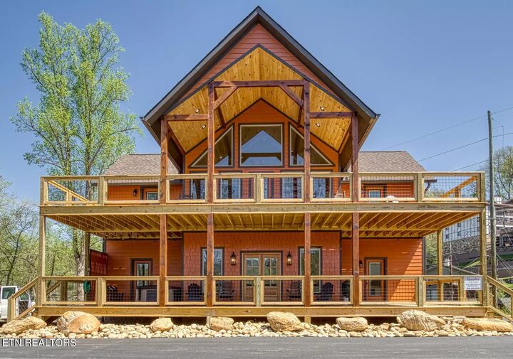 606 Cherokee Orchard Rd  Gatlinburg TN 37738 photo