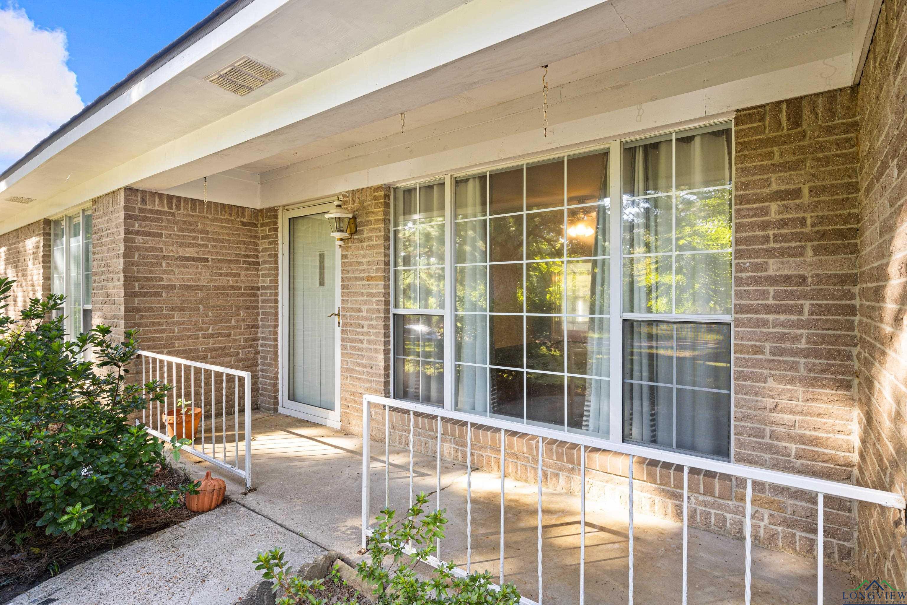 Property Photo: 2710 Gum Springs Rd. TX 75602