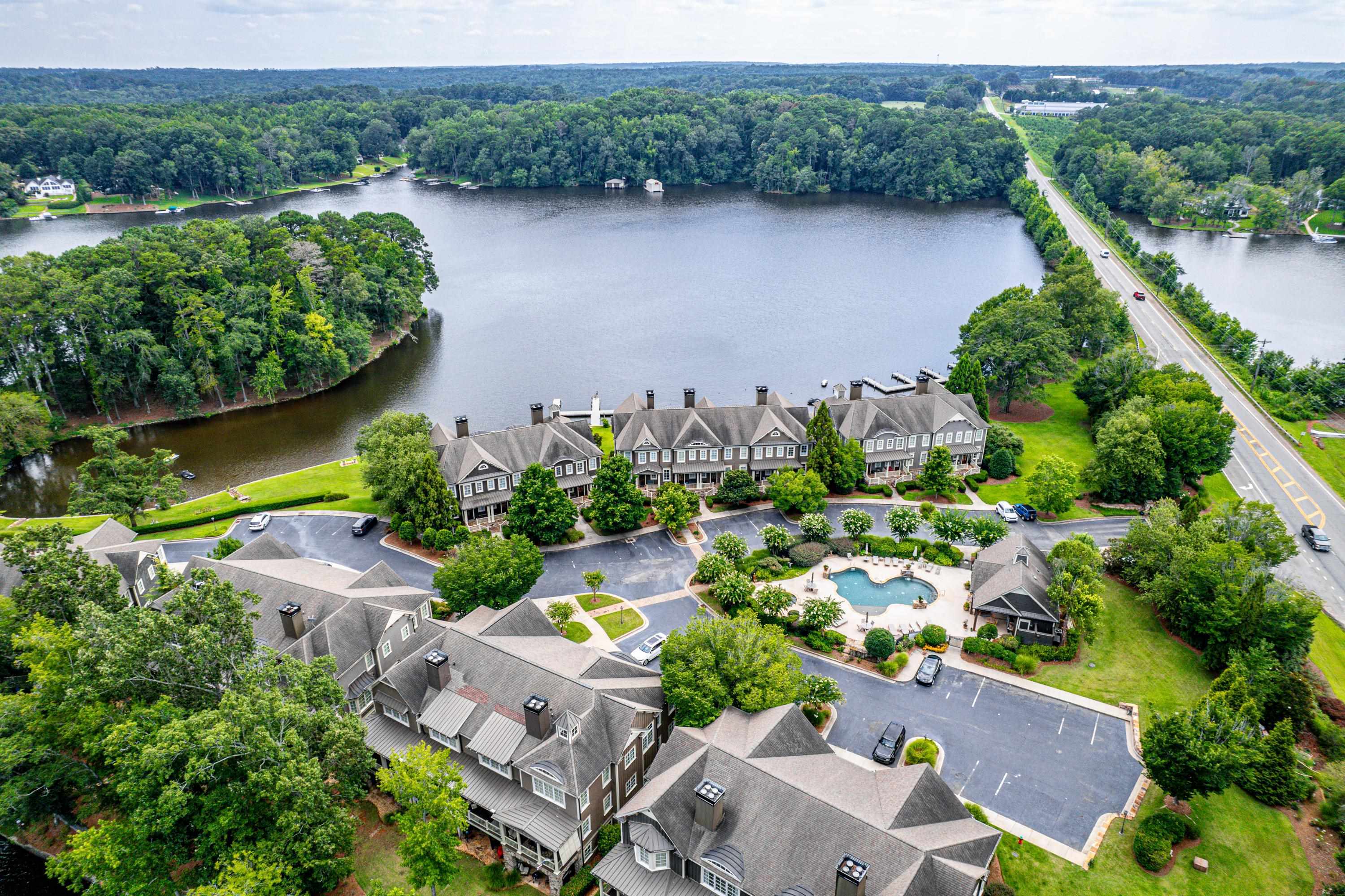 Property Photo: 888 Greensboro Road #304 GA 31024