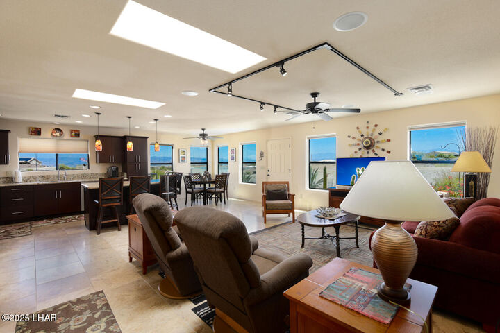 Property Photo: 7555 N Valley View Dr AZ 86404