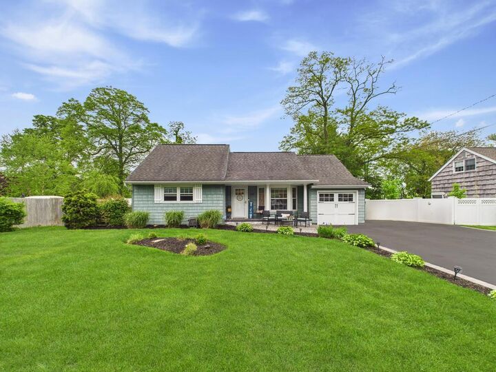 127 Connetquot Road  Oakdale NY 11769 photo