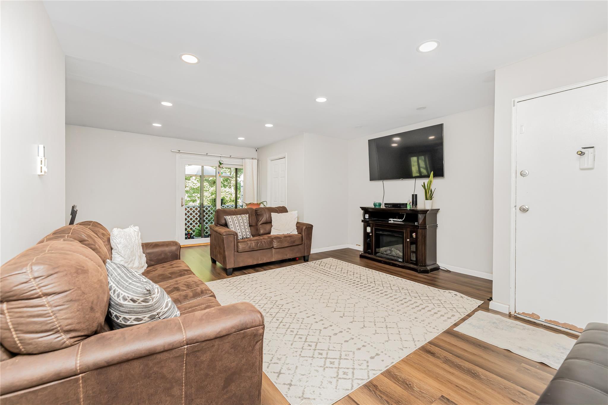 Property Photo: 33 Scarborough Lane C NY 12590
