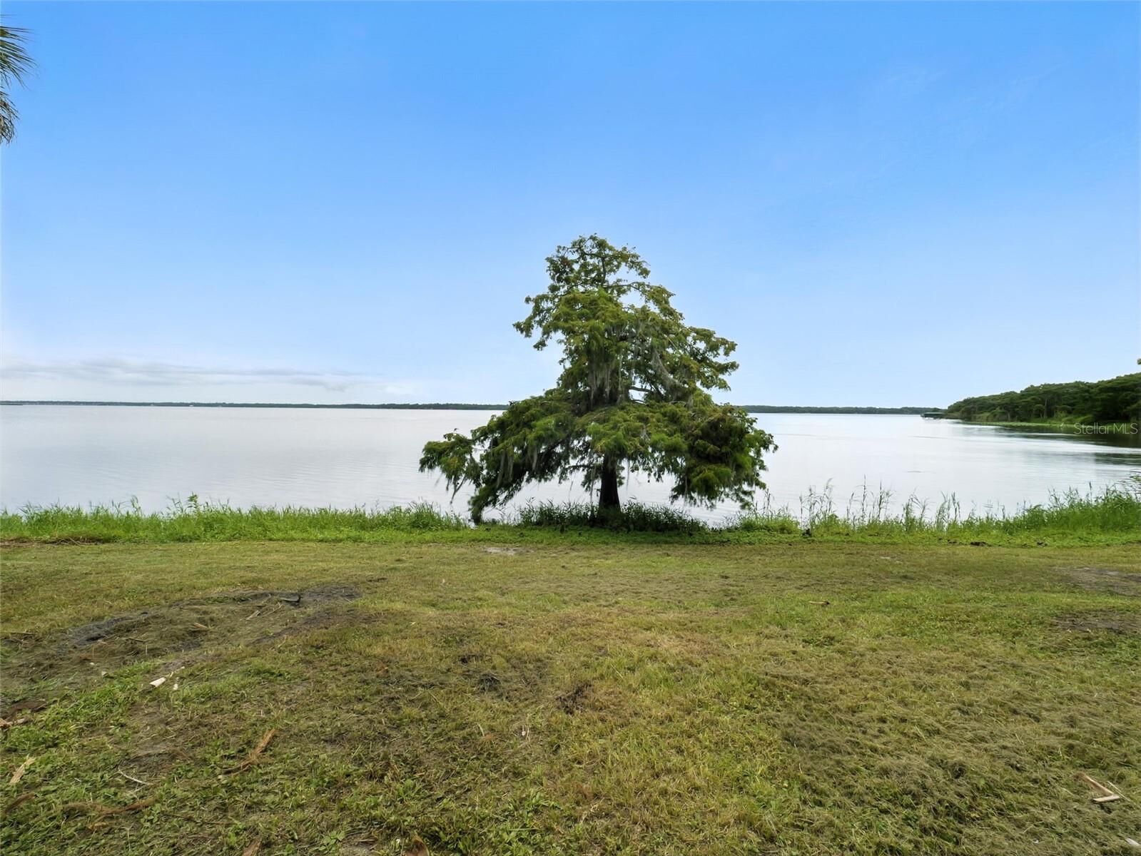 Property Photo:  6048 Una Drive  FL 32773 