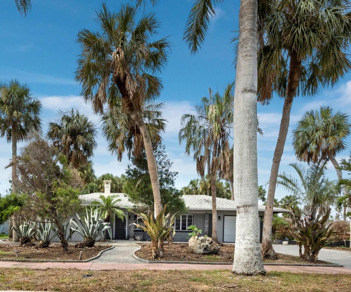Property Photo:  153 N Adams Drive  FL 34236 