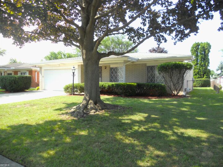 Property Photo:  13587 Terra Santa Drive  MI 48312 