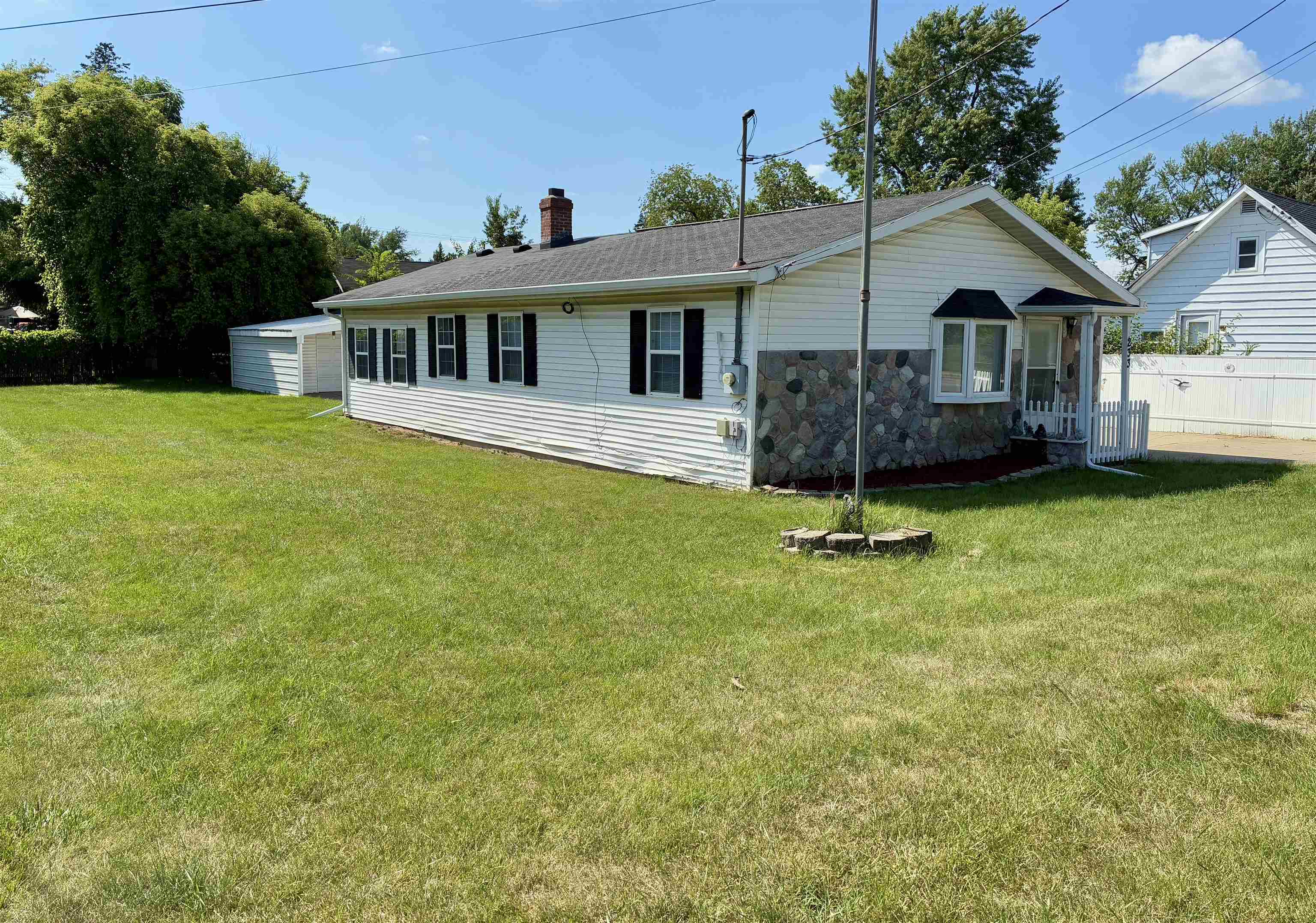 Property Photo: 233 N Rosemary Street MI 48917