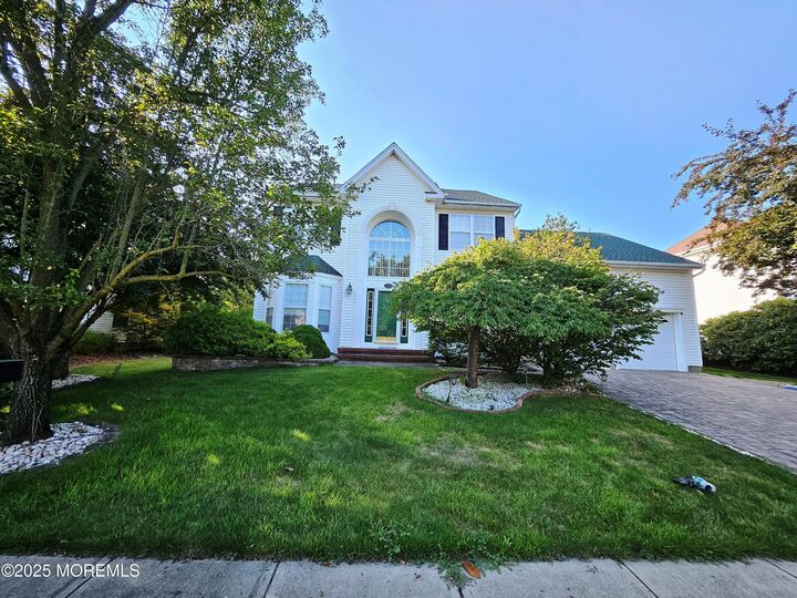 18 Samantha Way  Spotswood NJ 08884 photo