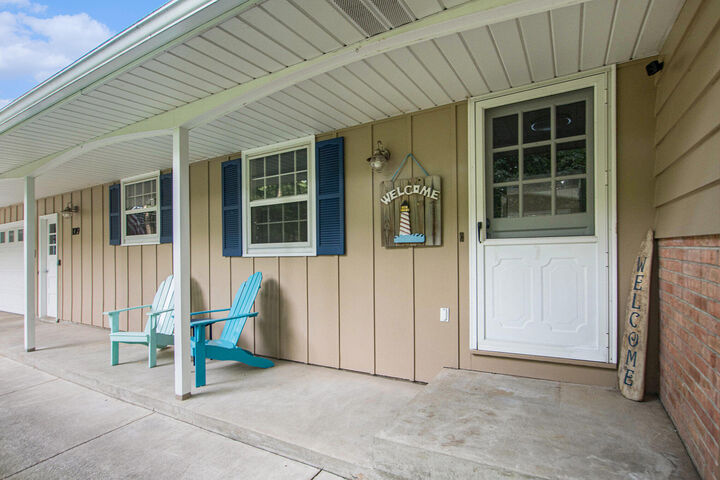 Property Photo:  1019 S Baywood Drive  MI 49424 