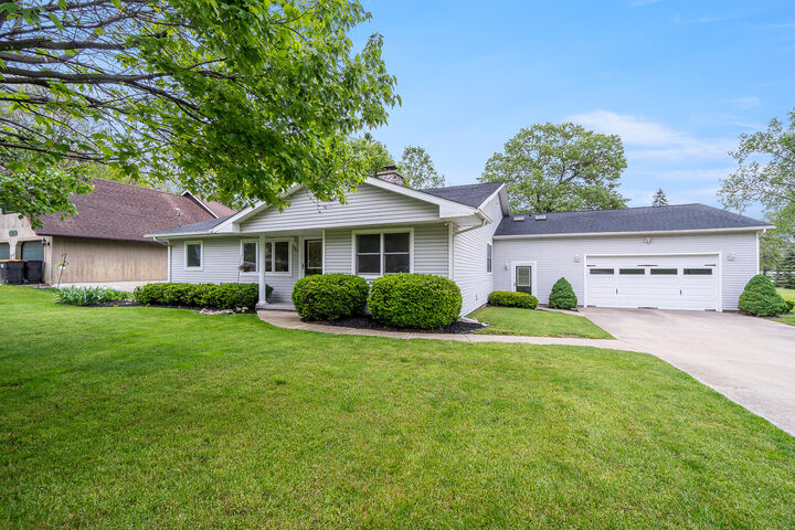 121 Bennington Lane  Brooklyn MI 49230 photo
