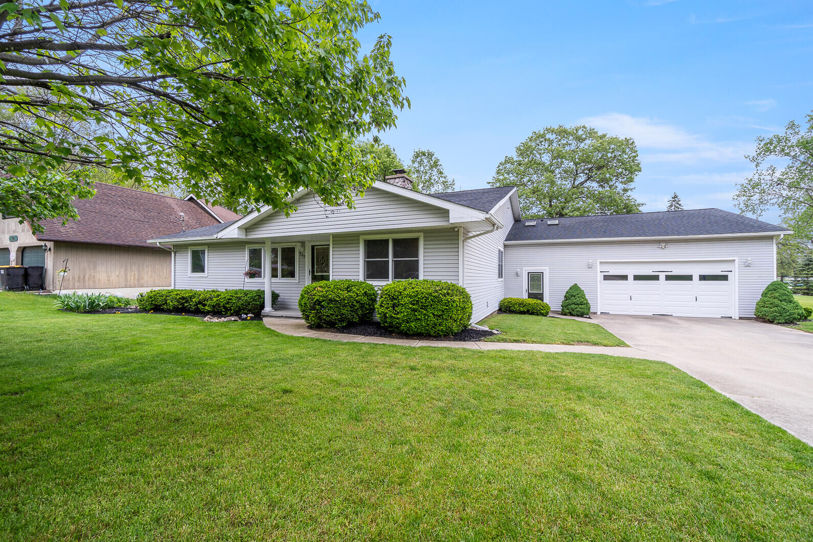 Property Photo:  121 Bennington Lane  MI 49230 