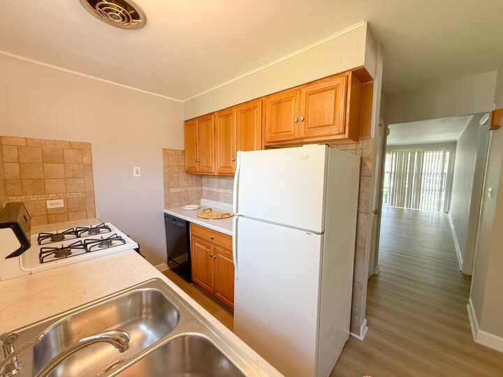 Property Photo: 917 Bristol Avenue IL 60154