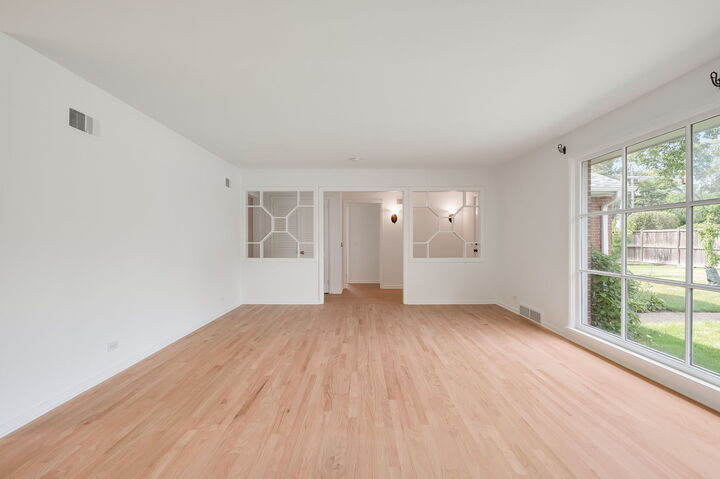 Property Photo:  985 W Deerpath Road  IL 60045 