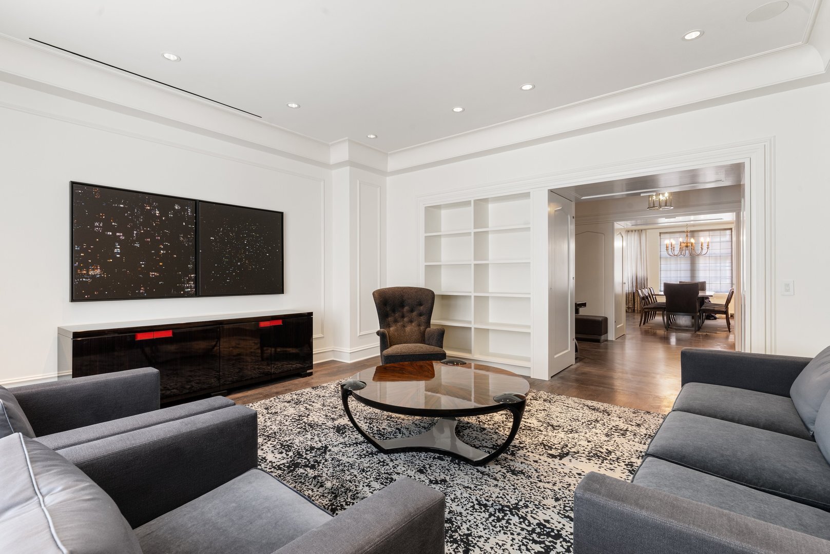 Property Photo: 220 E Walton Place 4E IL 60611