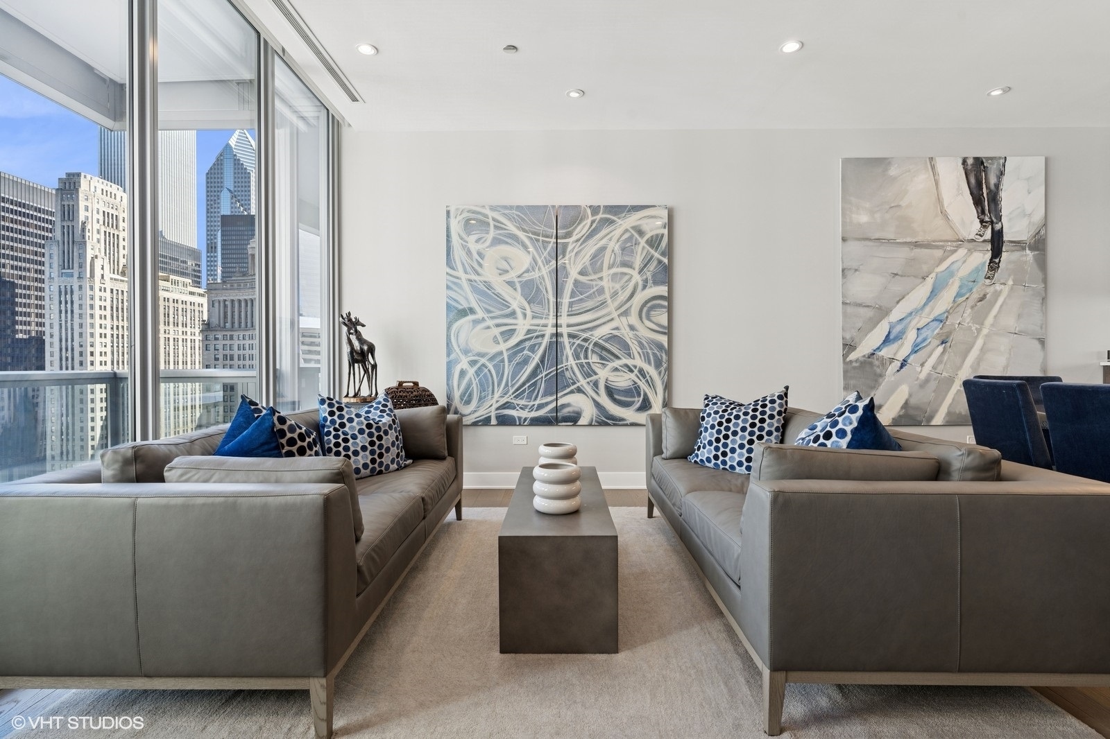 Property Photo: 403 N Wabash Street 15B IL 60611