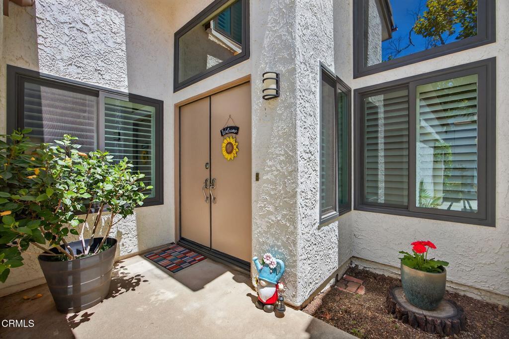 Property Photo:  1242 Calle Bonita  CA 93012 
